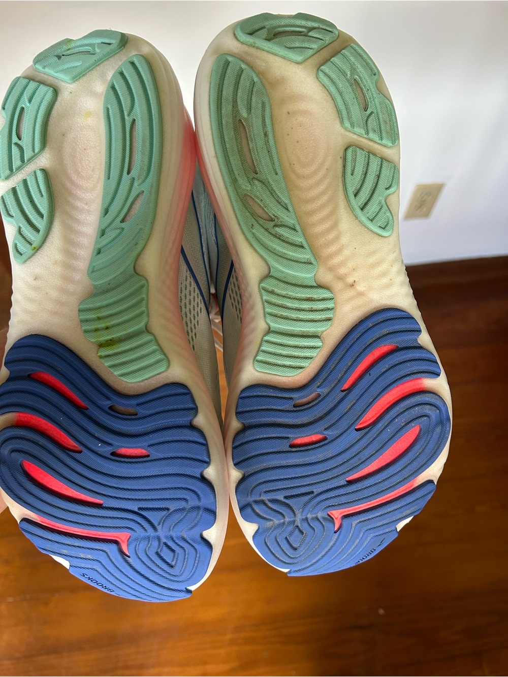 Brooks Women’s Glycerin Sneakers - Mint, White & Pastel Pink - Picture 4 of 6